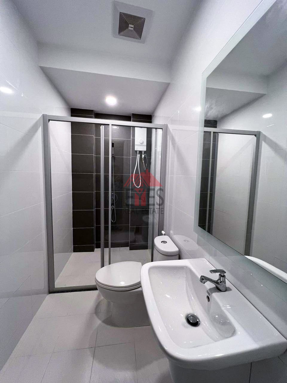ផ្ទះអាជីវកម្មសម្រាប់លក់