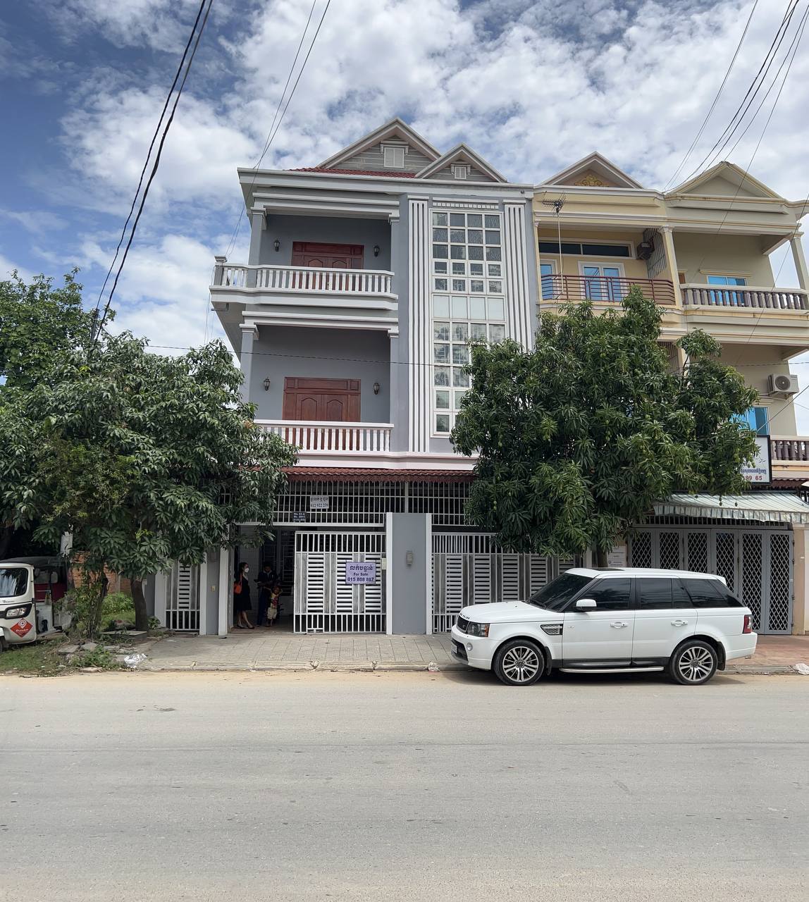 ផ្ទះល្វែងសម្រាប់លក់ (Flat for sale)