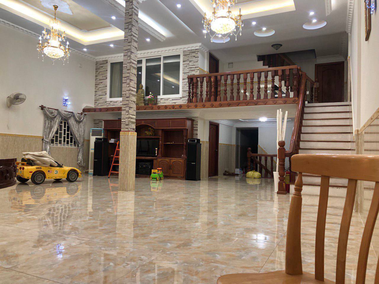 ផ្ទះល្វែងសម្រាប់លក់ (Flat for sale)