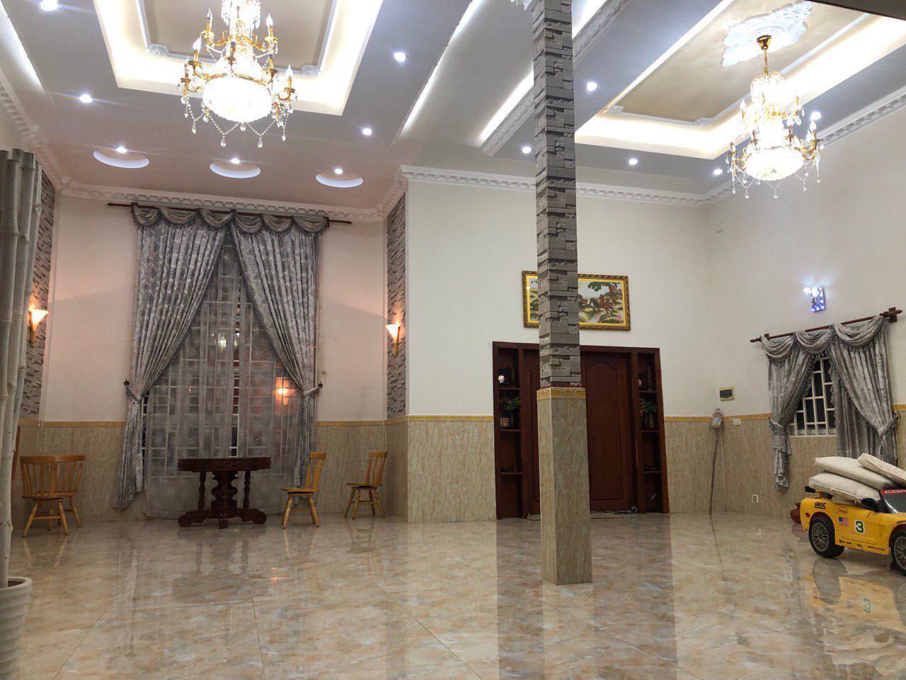 ផ្ទះល្វែងសម្រាប់លក់ (Flat for sale)