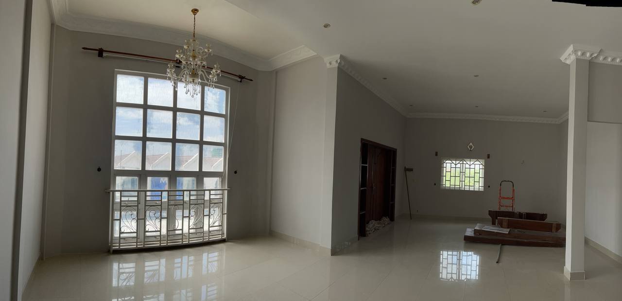 ផ្ទះល្វែងសម្រាប់លក់ (Flat for sale)