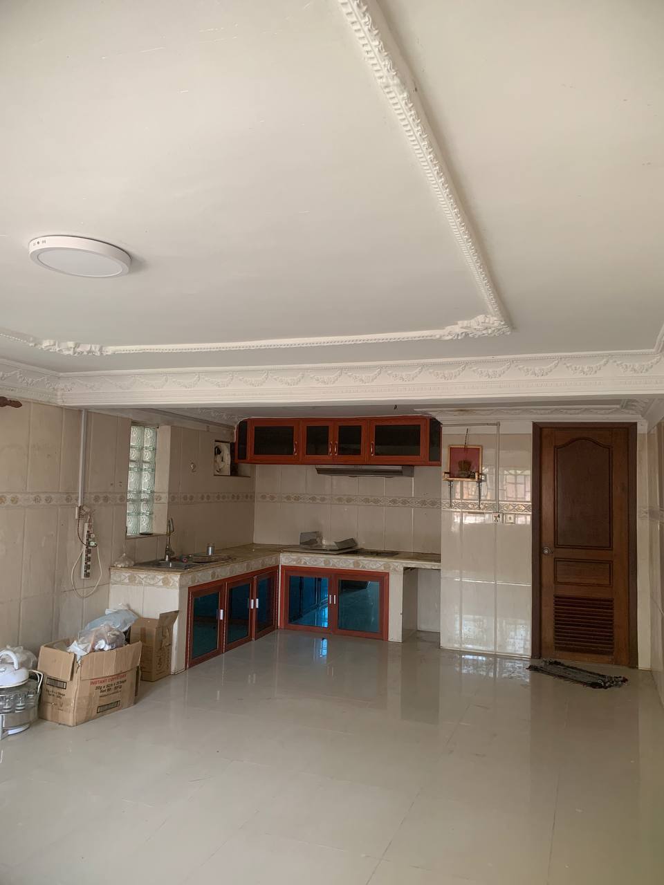 ផ្ទះល្វែងសម្រាប់លក់ (Flat for sale)