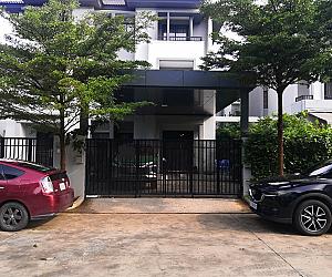 ផ្ទះវីឡាភ្លោះសម្រាប់លក់/​Semi-detached house for sale