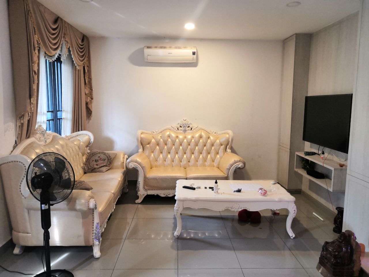 ផ្ទះវីឡាភ្លោះសម្រាប់លក់/​Semi-detached house for sale