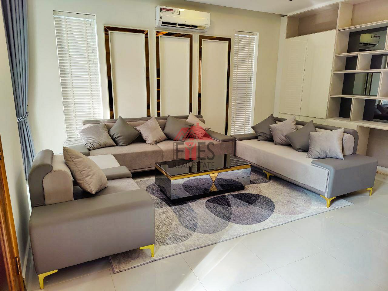 Detached-house for sale