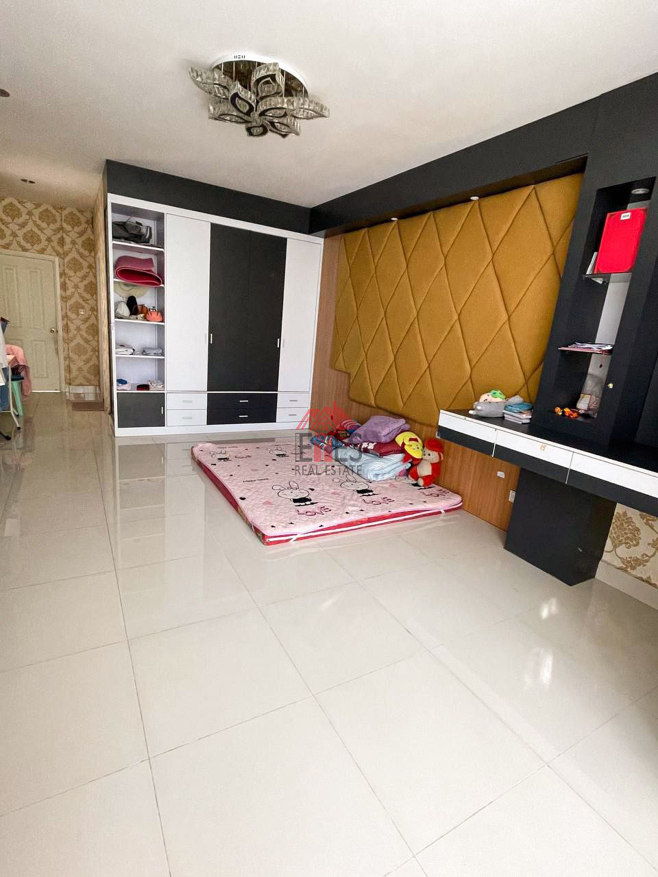 Shop house for sale