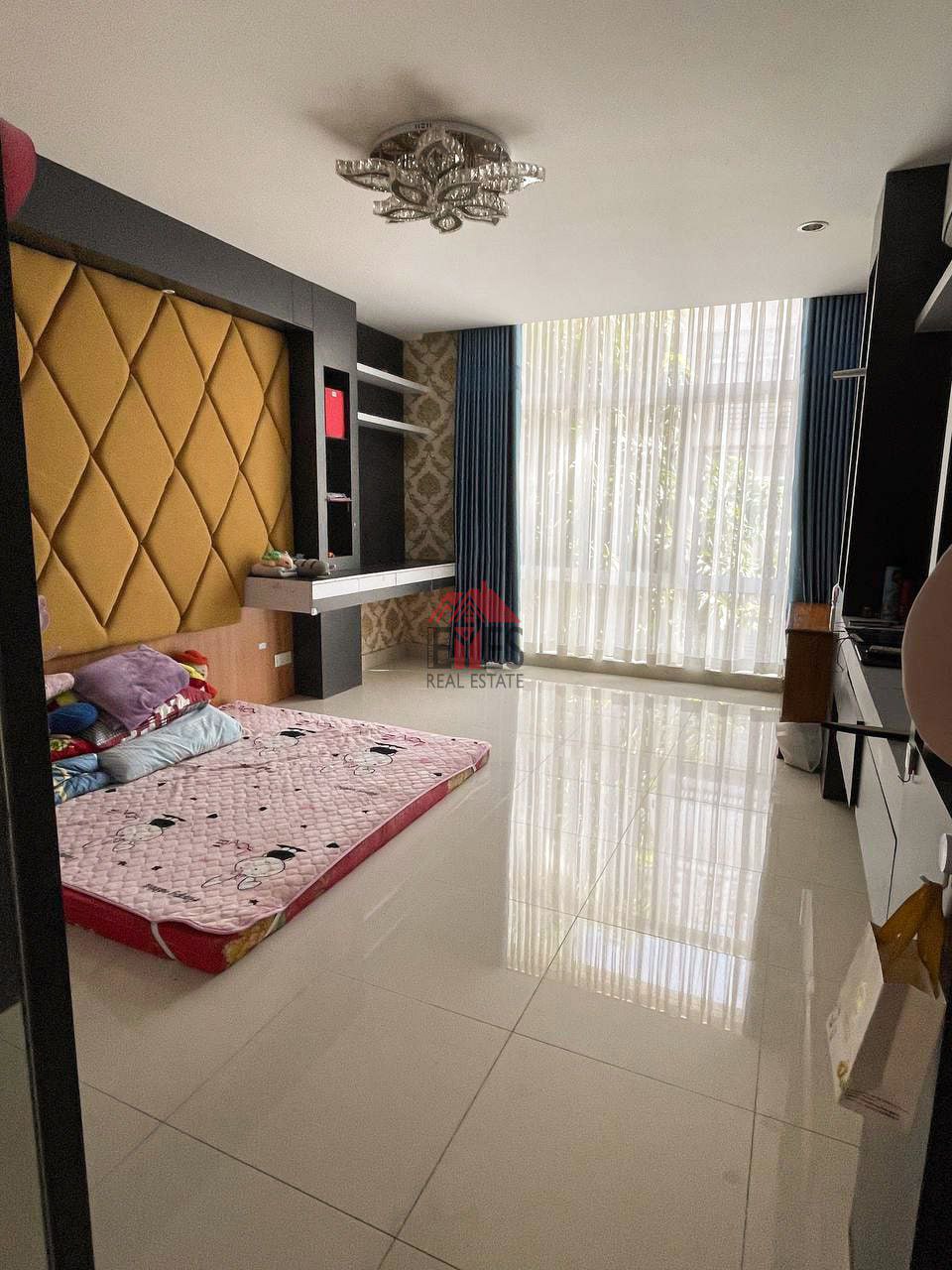 Shop house for sale