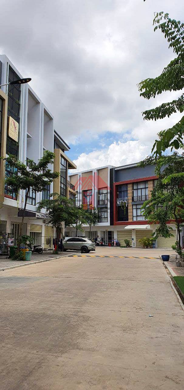 Shop house for sale
