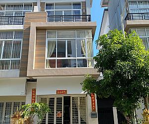 ផ្ទះល្វែងសម្រាប់​លក់