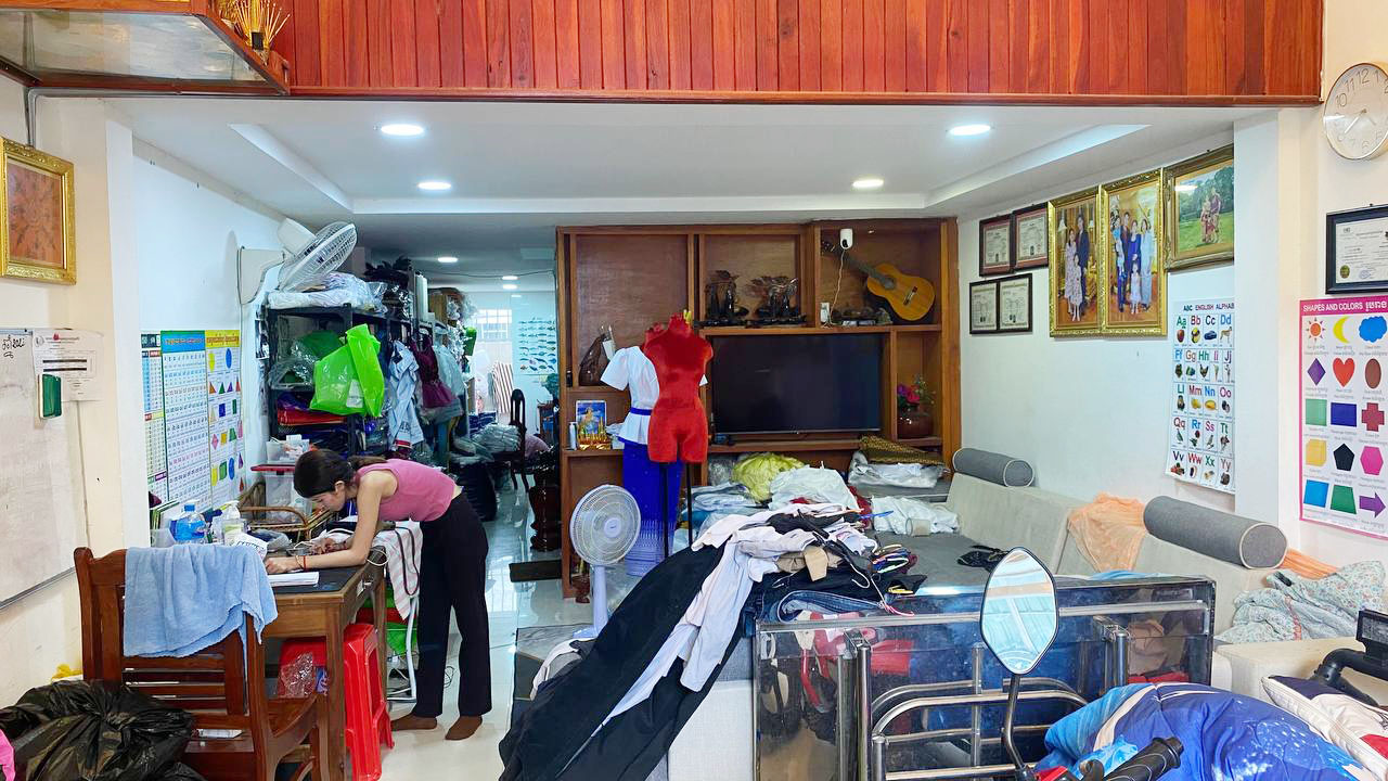 ផ្ទះជីវកម្មលក់