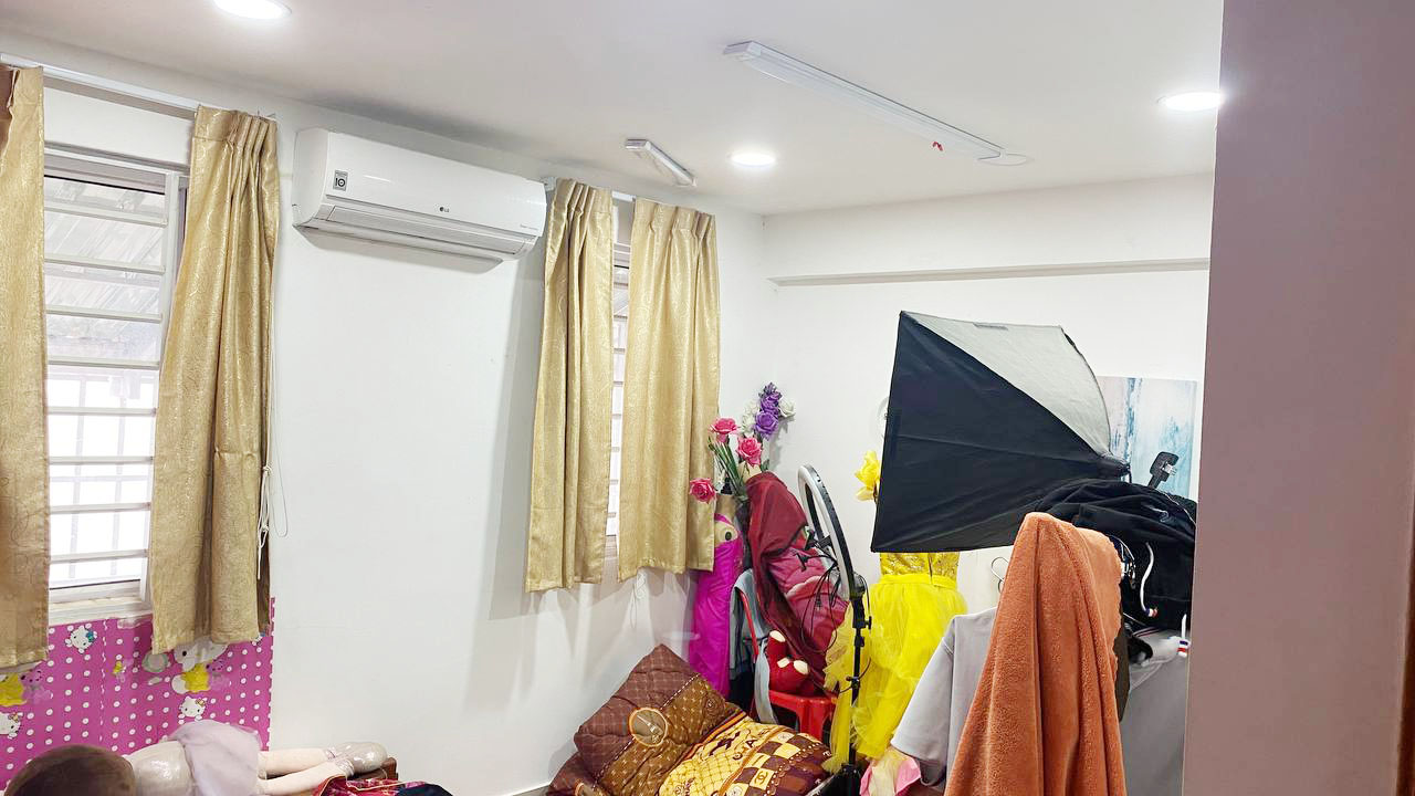 ផ្ទះជីវកម្មលក់