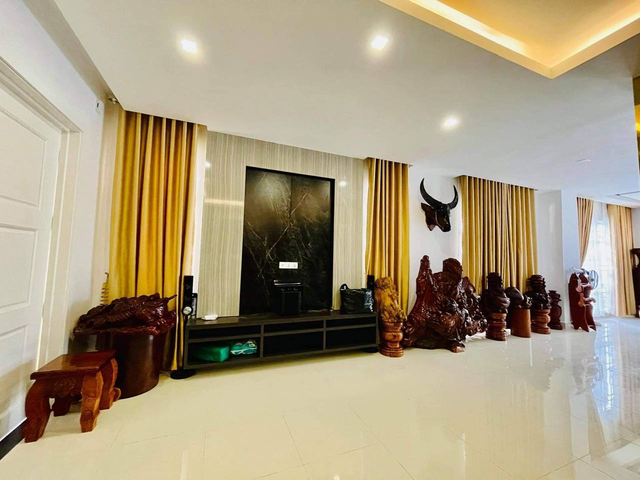 ផ្ទះវីឡាភ្លោះសម្រាប់លក់/Semi-detached house for sale