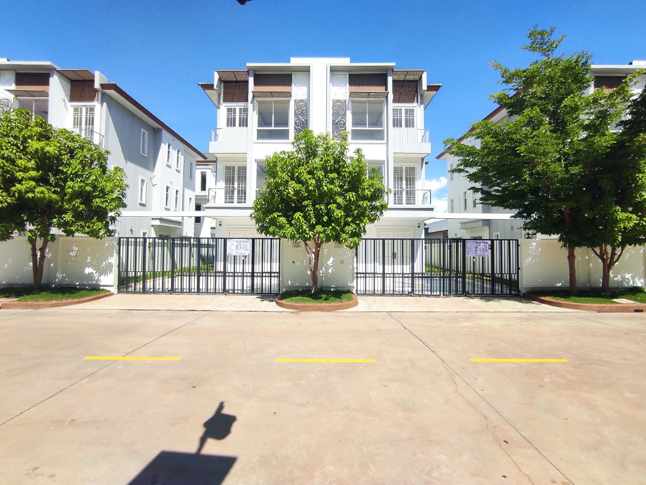 Semi-detached house for sale