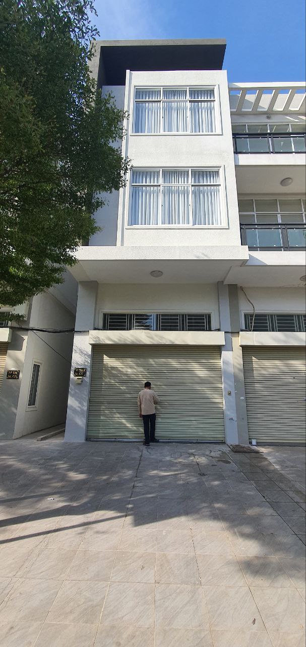 ផ្ទះអាជីវកម្មសម្រាប់លក់/ Shop house for sale