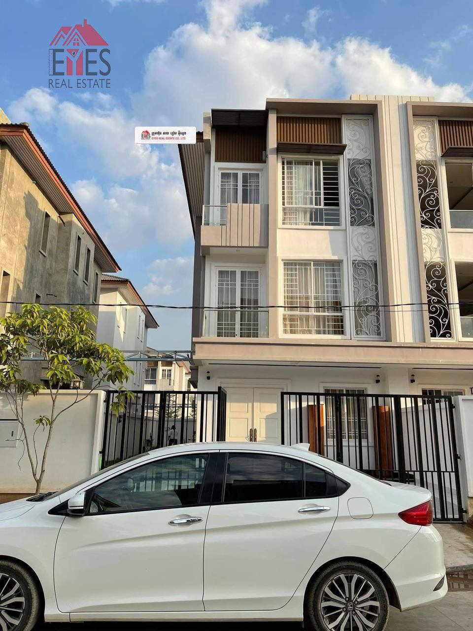 Semi-detached house for sale