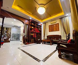 Semi-detached house for sale