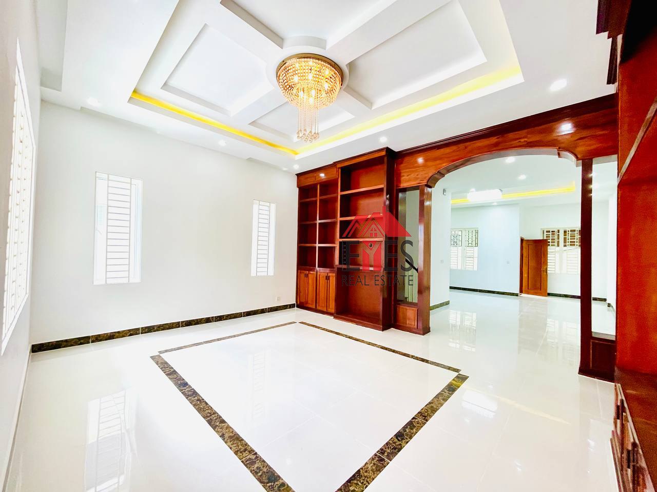 Semi-detached house for sale