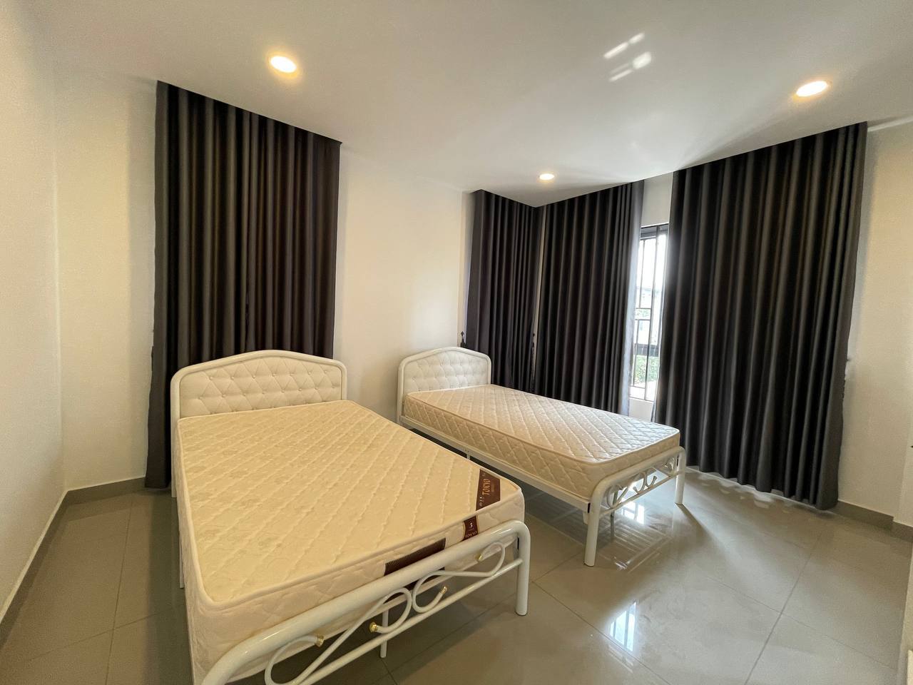 ផ្ទះវីឡាភ្លោះ